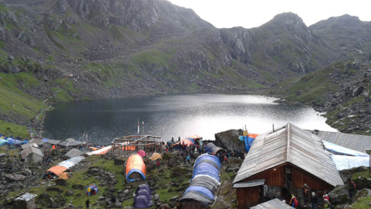 गोसाइँकुण्डको धार्मिक मार्गमा खानाको मूल्यदर कायम