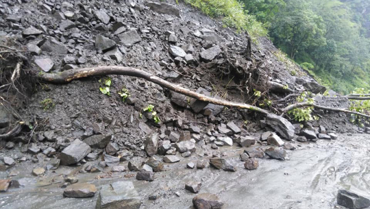 साँफे –मार्तडी सडक जोखिममा