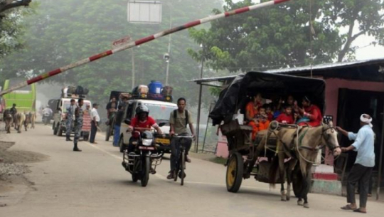 गड्डाचौकी नाकाबाट विदेशी पर्यटक भित्रिने क्रम बढ्दो