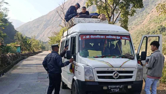 दार्चुलामा १७ जना सवारी चालकलाई कारबाही