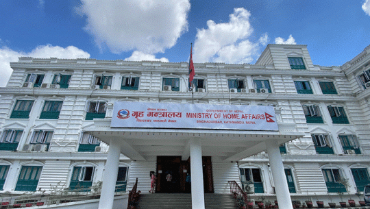 सुदुरपश्चिमका आर्थिक मामिला मन्त्रालयका सहसचिव सहित ४३ जनाको सरुवा(सूचीसहित)