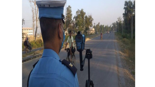 कैलालीमा ६० भन्दा बढीको गतिमा सवारीसाधन चलाउनेमाथि लिडर स्पिड गनमार्फत निगरानी