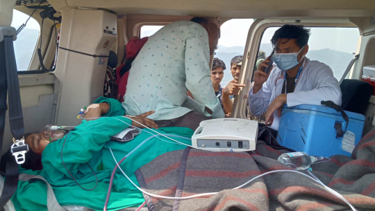बैतडीबाट एक सुत्केरी महिलाको हवाई उद्धार