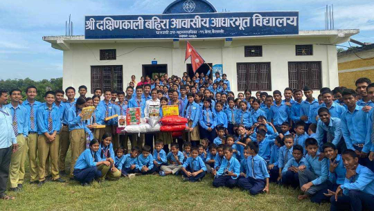 ऐश्वर्यका बालवालिकाले खाजाको रकम जोगाएर बहिरा बालवालिकालाई सहयोग
