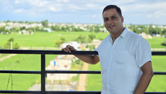धनगढीमा रहेको कपडा बैँङ्कलाई सहयोग