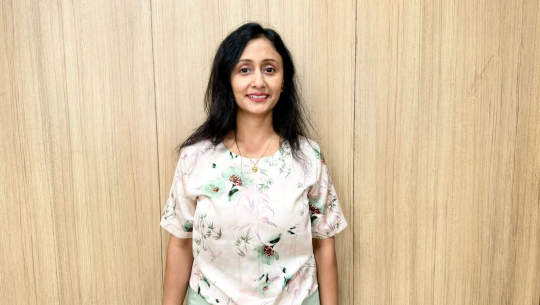 पुनमले गरिन कपडा बैंकलाई ६७ थान कपडा सहयोग 