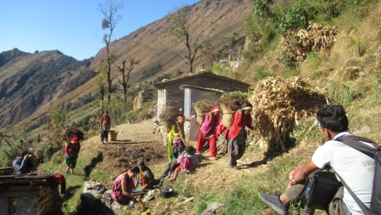 बझाङमा छोरीलाई गोठेमल बोकाउने परम्परा : कतै पाप, कतै पुण्य !