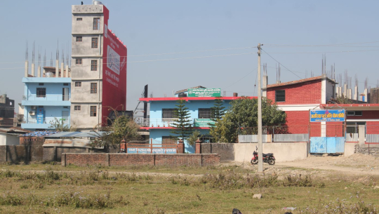 अत्तरियामा गरिबलाई थिचोमिचो, जमिनदारका महल जङ्गलभित्र