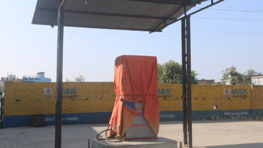 धनगढी डिपोमा पेट्रोल फालाफाल, बजारमा हाहाकार