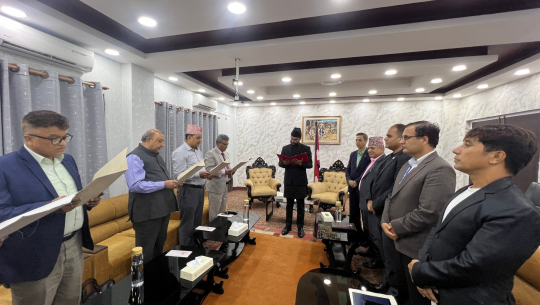 शिक्षामन्त्रीद्वारा विश्वविद्यालयका नवनियुक्त उपकुलपतिको शपथ
