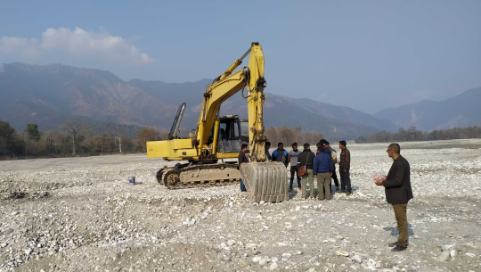 नदिजन्य पदार्थ निकासीमा रोक लगाउँदा विकास निर्माण प्रभावित