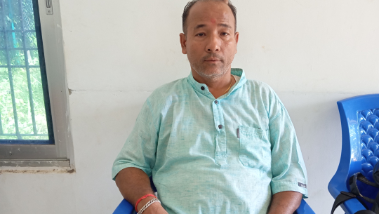 धनगढीका तीन जनाले गरे कपडा बैँङ्कलाई सहयोग