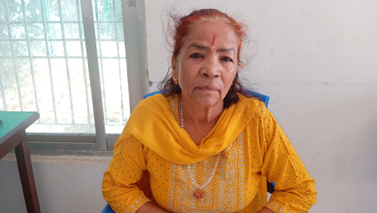 धनगढीममा रहेको कपडा बैैंकलाइ ३८ थान कपडा सहयोग