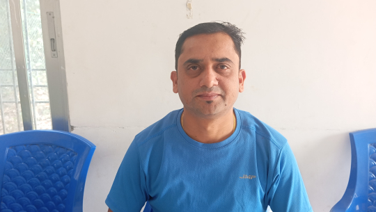 धनगढीको कपडा बैंकलाइ ३८ थान कपडा सहयोग