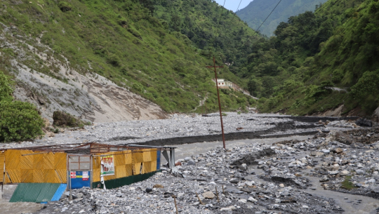 जहाँ मोटो चामल ७२ र नुन ३० रुपैयाँमा पाइन्छ