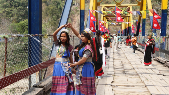 ‘सेल्फी’ खिच्न गोदावरीको पुल रोजाइमा पर्दै