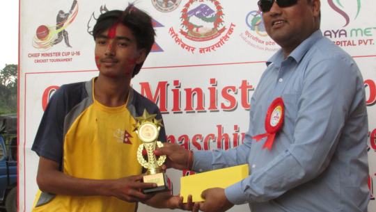 डडेल्धुरालाई क्रिकेट प्रतियोगिताको उपाधि