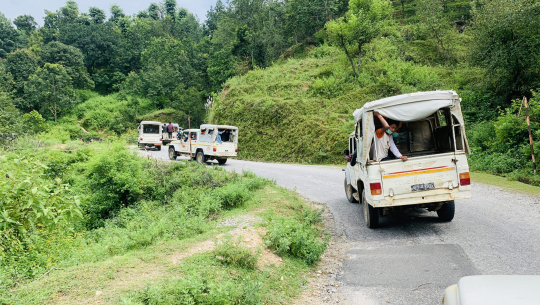 अछामका जीप व्यवसायी मनपरी भाडा असुल्दै, जयगढ–मुजाबगरको भाडा १ हजार