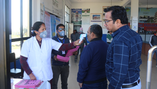 धनगढी विमानस्थलमा चेकजाँचमा कडाइ, संक्रमितलाई भित्रिन नदिन उच्च सतर्कता