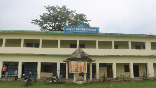 धनगढीमा बासुदेवी स्कुलको जग्गा व्यक्तिको नाममा कब्जा, दर्जन बढी संलग्न