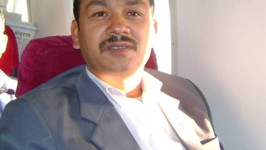 बिप्लव कार्यकर्ताद्धारा जिल्ला शिक्षा अधिकारीमाथी कालो मोसो