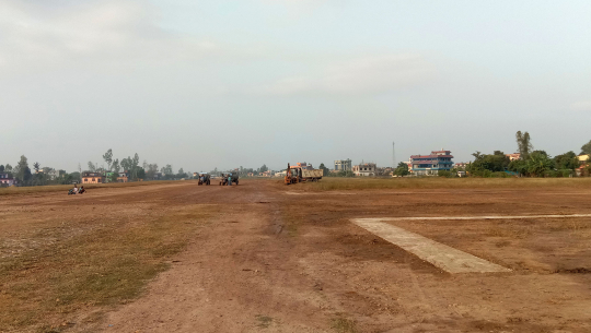 टीकापुर विमानस्थल सरसफाइ गरिँदै 