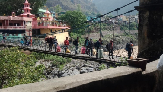 दसैँका लागि सीमाक्षेत्रमा घर फर्किनेको सङ्ख्या बढ्दै 