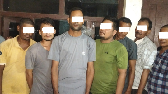 चौमालाबाट आठ जना जुवाडे पक्राउ