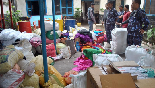 भन्सार छली गरेर ल्याईएको साढे २ लाखको सामान बरामद