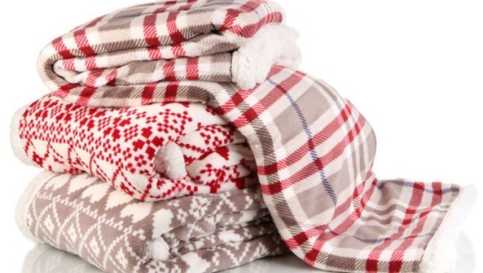 बझाङमा विपन्न परिवारलाई कम्बल वितरण