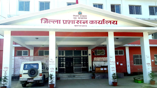 मिठाइमा प्रयोग हुने कच्चा पदार्थ र मूल्य खुलाउन कञ्चनपुर प्रशासनको निर्देशन