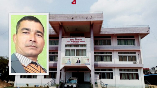 टीकापुर नगरपालिकाले किन्यो झण्डै ७ लाखका मोबाइल