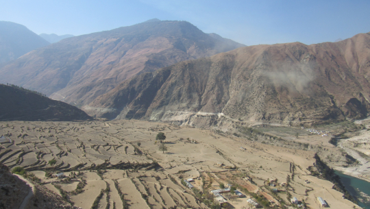 बाजुराको हिमाली गाँउपालिका ४ वाई गाँउका ४ सय परिवारको खेतीयोग्य जमिन ३ बर्षदेखि पुरै बाँझो रहेको छ । 
