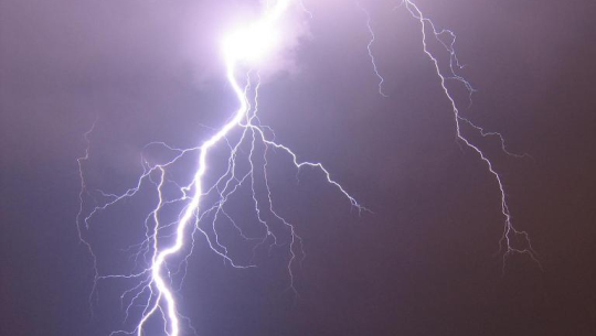 अछाममा चट्याङ र असिनापानीः सात घाइते, गहँुबाली नष्ट