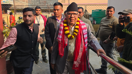  माधव नेपालले रौतहट-१ बाट गराए उम्मेदवारी दर्ता