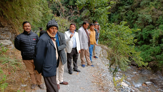 सुदूरपश्चिमका मन्त्री र नेकपा एसका नेता के गर्दैछन् दार्चुलामा ?