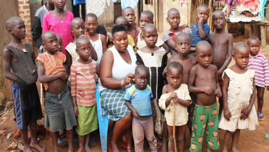 ३९ वर्षे यी महिलाका ३८ सन्तान, एक्लै गर्छिन् हेरचाह