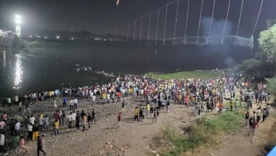 गुजरातमा पुल भत्किँदा मृत्यु हुनेको संख्या १४३ पुग्यो