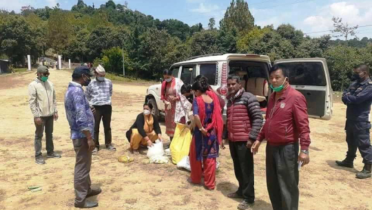 सुदूरको ट्रान्जिटमा भोक मेटाउँदै एनडी प्रकाश आपतकालीन चुलो