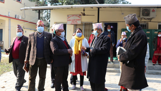 सत्ता समिकरणमा सुदूरपश्चिमका प्रदेश सांसद पर्ख र हेरको अवस्थामा