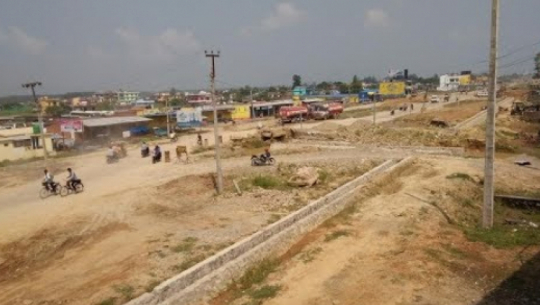 निर्माण अवधी सकिने समयमा मोहनापुल–अत्तरिया ६ लेन सडकको डिजायनमै त्रुटी भेटिदै