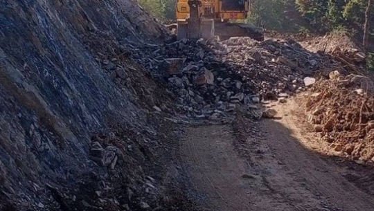 पहिरोका कारण अवरुद्ध जयपृथ्वी राजमार्ग खुल्यो
