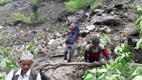 बाजुरामा दर्जनौ बस्ति पहिरोको जोखिममा,धेरै विस्थापित