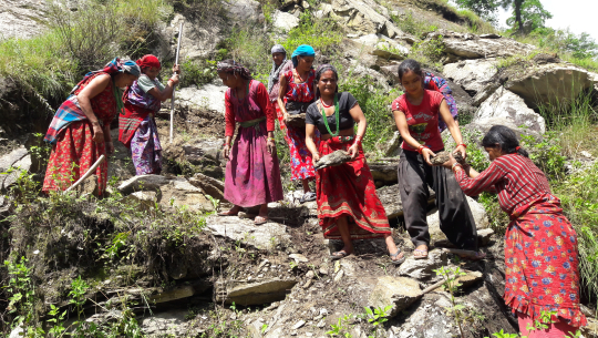 गाँउमा पुरुष नहुँदा विकास निर्माणमा महिला