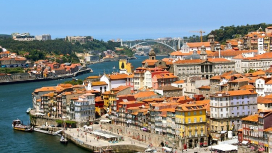 पोर्चुगलमा सडकमै सुत्छन् नेपाली