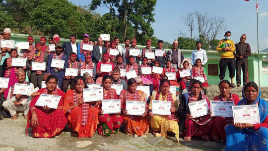 बैतडीको पुर्चौंडीमा नवनिर्वाचित जनप्रतिनिधिलाई प्रमाणपत्र 