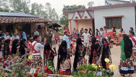 आधुनिकताको छायाँमा राना थारु समुदायको होली 