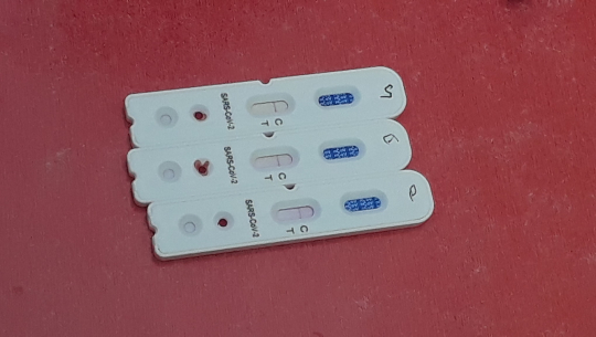 डोटीमा आइपुगेन किट, कोरोना परीक्षण रोकियो