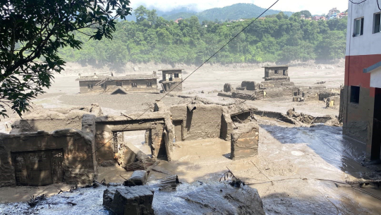 भोटेकोशीको भेलः बगायो बस्ती, बढायो सन्त्रास