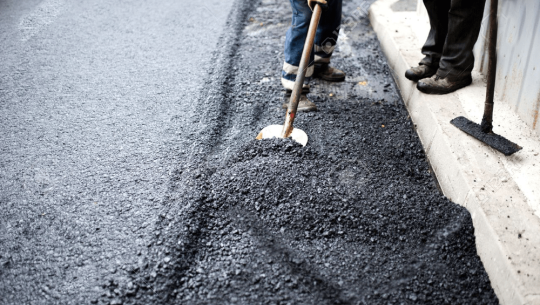 डोटीमा गाउँपालिका केन्द्रसम्म सडक कालोपत्र हुने भएपछि खुशी